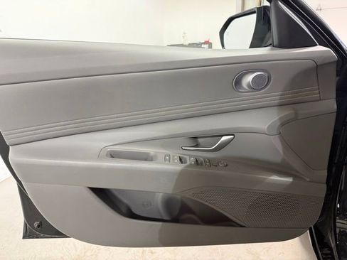 Used 2025 Hyundai Elantra SEL FWD image 9