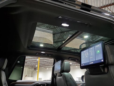 Used 2021 Chevrolet Tahoe High Country RWD image 21