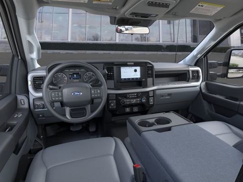 New 2026 Ford F250 XL w/ XL Chrome Package image 9