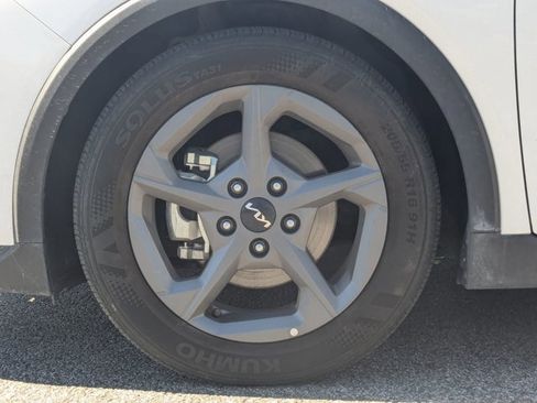 Used 2025 Kia K4 LXS image 10