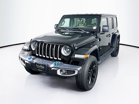 Used 2023 Jeep Wrangler Unlimited Sahara AWD/4WD image 3