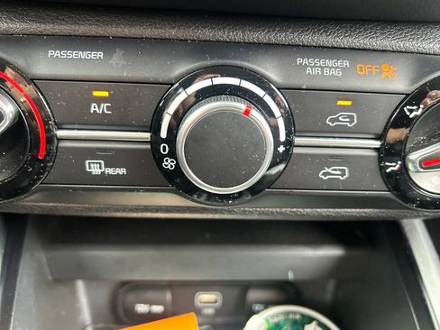 Certified 2023 Kia Soul LX FWD image 10