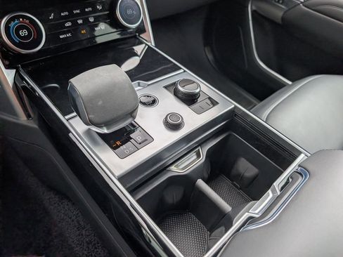 Used 2023 Land Rover Range Rover SE image 19