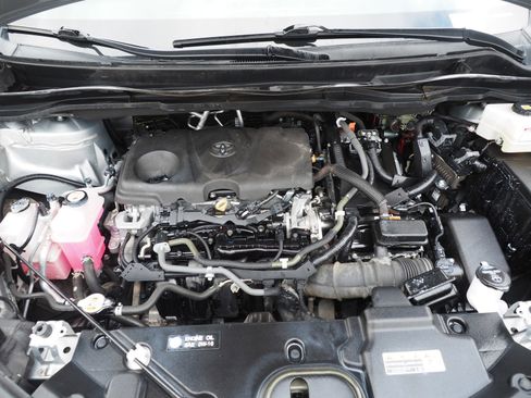 Used 2021 Toyota Sienna XLE image 9