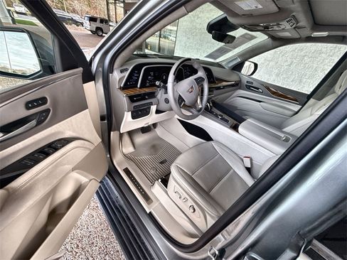 Certified 2024 Cadillac Escalade Sport Platinum w/ Heavy-Duty Trailer Package image 10