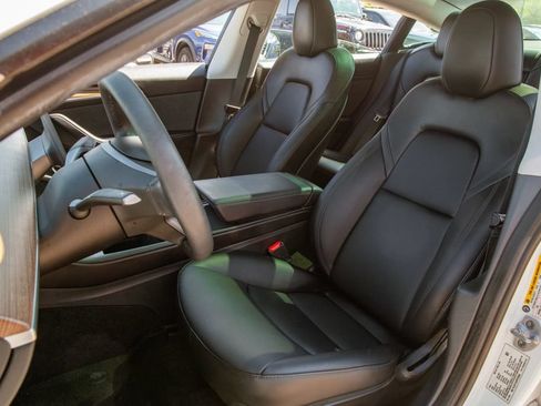 Used 2023 Tesla Model 3 Standard Range RWD image 9