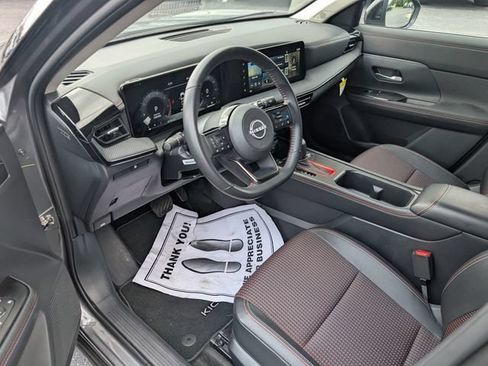 Certified 2025 Nissan Kicks SR AWD/4WD image 12