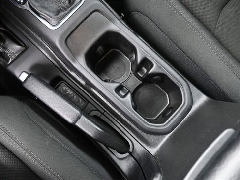 Used 2022 Jeep Wrangler Sport S image 33