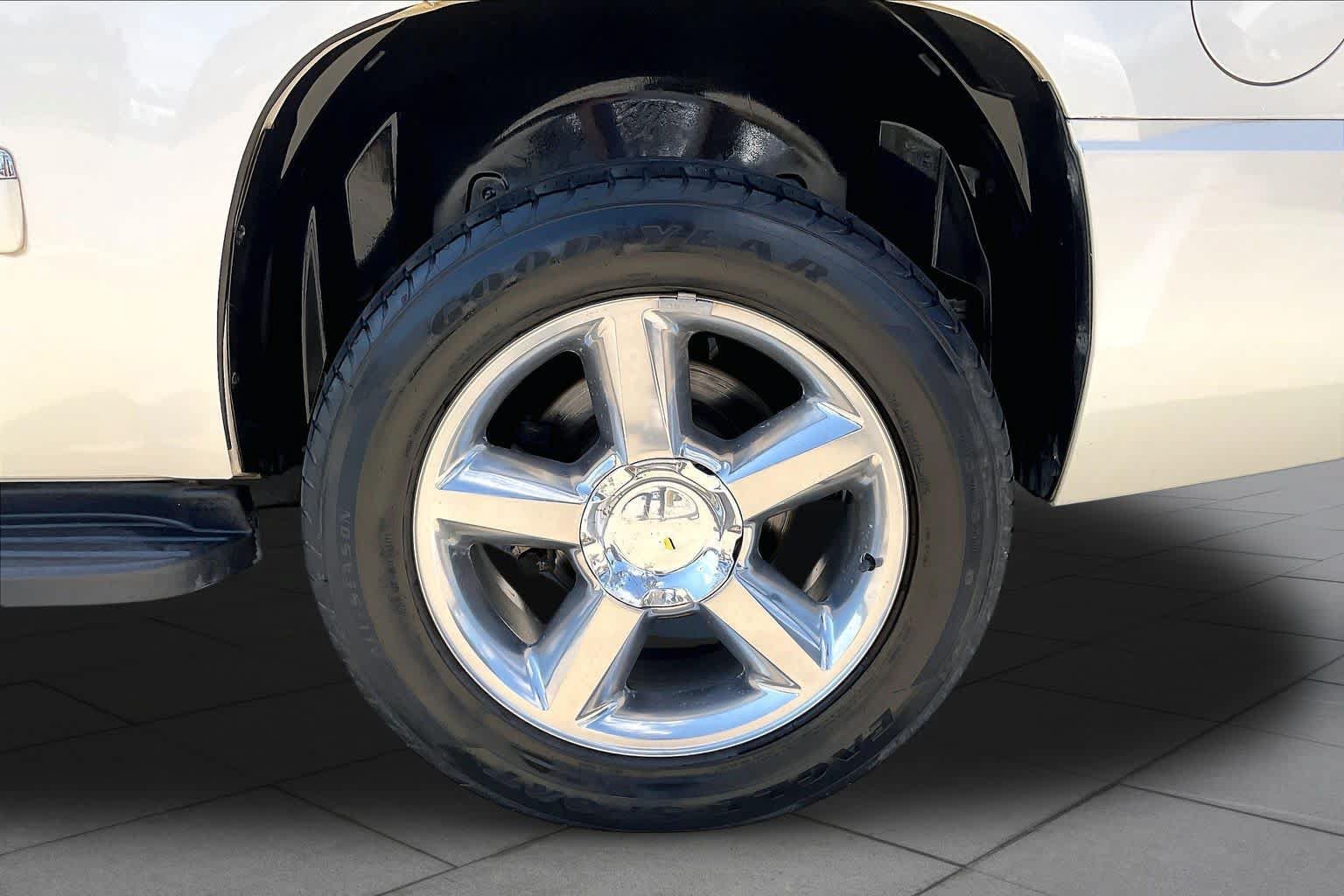 Used 2013 Chevrolet Tahoe LTZ AWD/4WD image 11