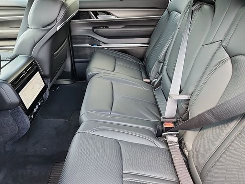 New 2024 Jeep Grand Wagoneer Series II AWD/4WD image 9
