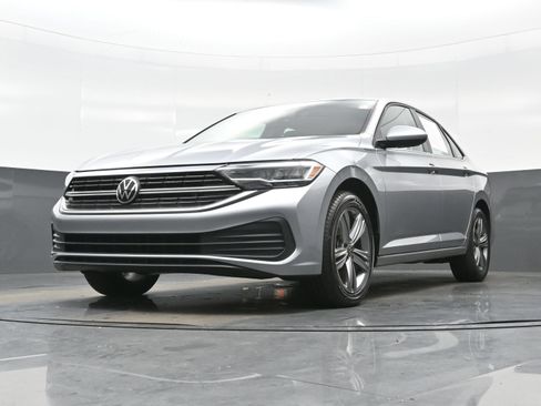 Used 2022 Volkswagen Jetta SE FWD image 26