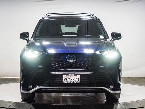 Used 2021 Toyota Highlander XSE image 2