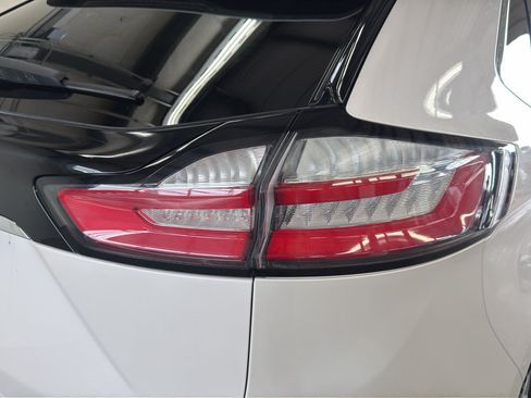 Used 2019 Ford Edge SEL w/ Equipment Group 201A AWD/4WD image 7