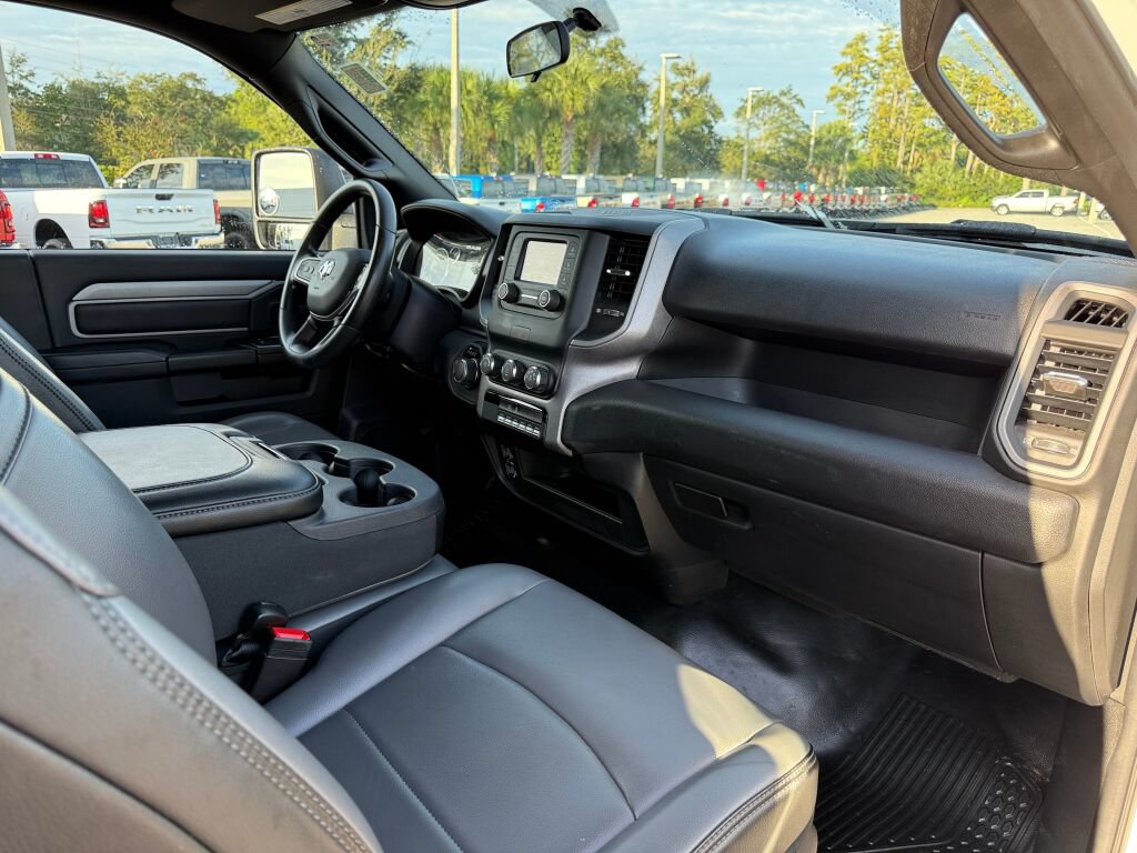 Used 2024 RAM 3500 Tradesman w/ Snow Chief Group AWD/4WD image 13