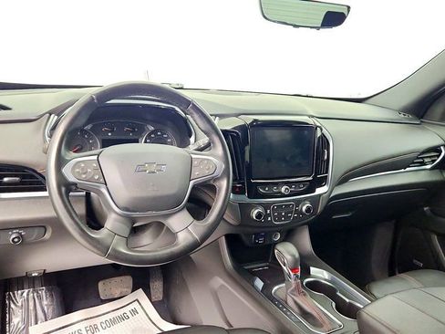 Used 2023 Chevrolet Traverse RS AWD/4WD image 13