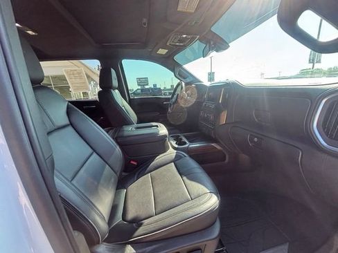 Used 2022 Chevrolet Silverado 1500 High Country AWD/4WD image 16