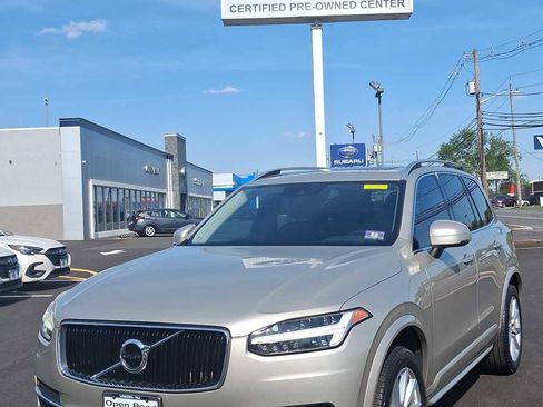 Used 2017 Volvo XC90 T6 Momentum AWD/4WD image 1