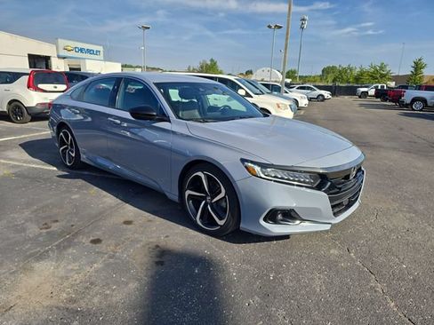 Used 2021 Honda Accord Sport image 2