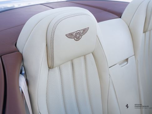Used 2015 Bentley Continental GT image 23