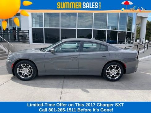 Used 2017 Dodge Charger SXT AWD/4WD image 2