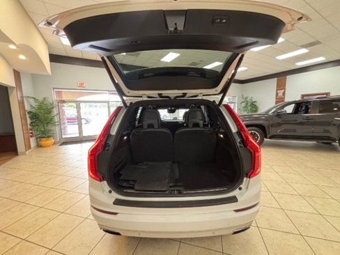 Used 2017 Volvo XC90 T6 Momentum w/ Vision Package AWD/4WD image 9