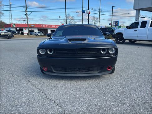 Used 2016 Dodge Challenger SXT Plus image 2