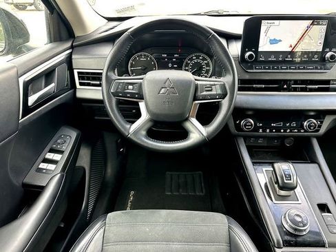 Used 2024 Mitsubishi Outlander SE Black Edition image 22