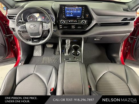 Used 2022 Toyota Highlander XSE FWD image 36