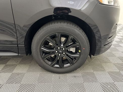 New 2024 Ford Edge SE w/ Black Appearance Package image 13