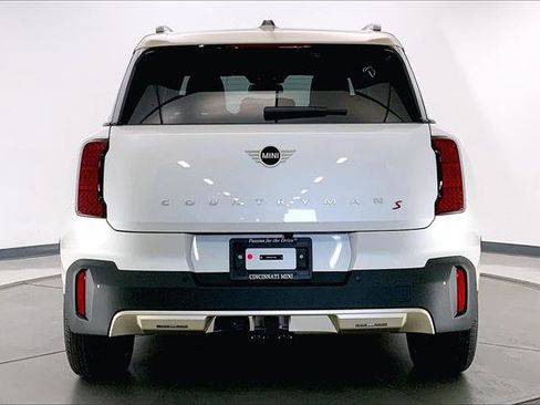 Used 2025 MINI Cooper Countryman S w/ Comfort Package Max image 3