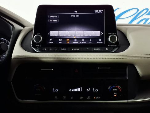 Used 2025 Nissan Rogue SV FWD image 23