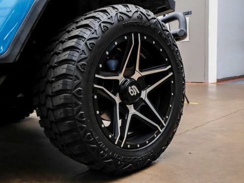 Used 2020 Jeep Wrangler Unlimited Sahara AWD/4WD image 79
