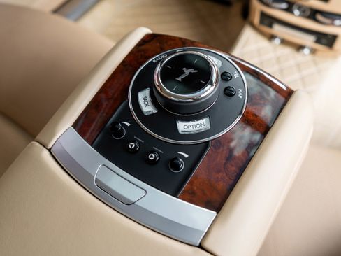 Used 2014 Rolls-Royce Ghost image 40