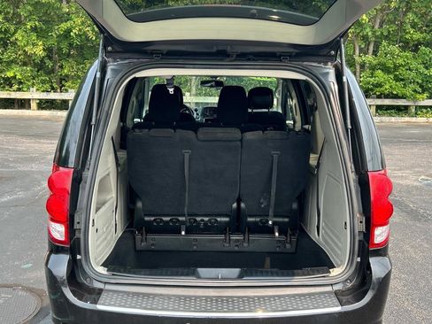 Used 2017 Dodge Grand Caravan SE w/ Power Window Group image 12