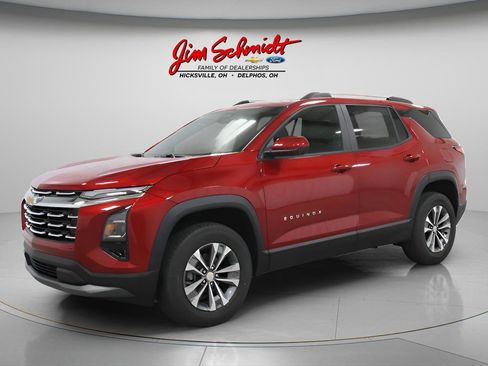 New 2026 Chevrolet Equinox LT FWD image 2