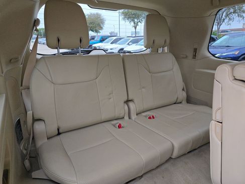 Used 2014 Lexus LX 570 4WD image 28