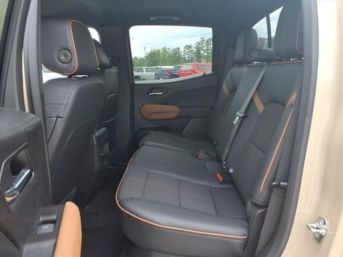 Used 2024 GMC Canyon AT4 w/ Canyon Safety Plus Package AWD/4WD image 18