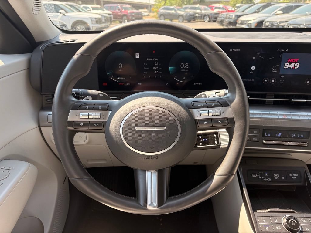 Used 2025 Hyundai Kona Limited AWD/4WD image 14