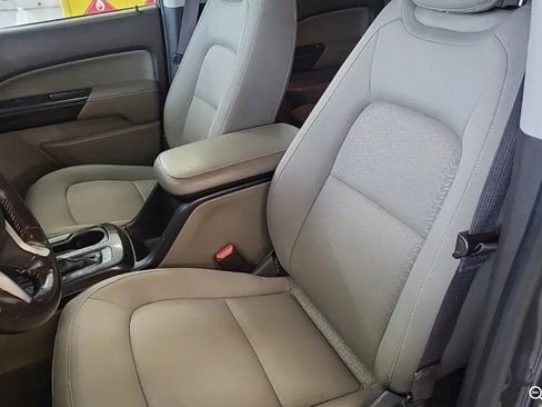 Used 2016 GMC Canyon SLE w/ SLE Convenience Package image 2