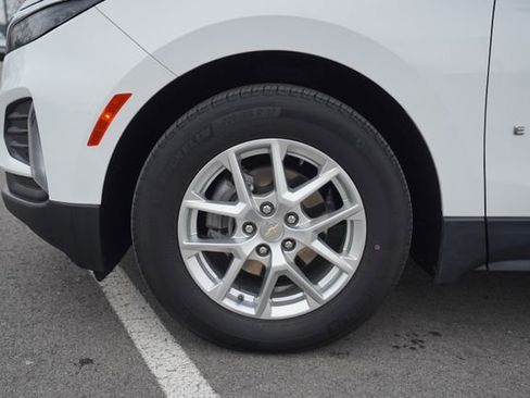 Used 2022 Chevrolet Equinox LT w/ Driver Convenience Package image 12