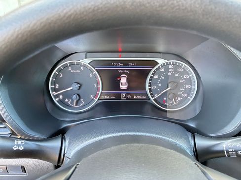 Used 2025 Nissan Sentra SV FWD image 39