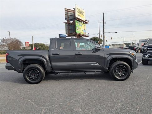 Used 2025 Toyota Tacoma SR5 image 3