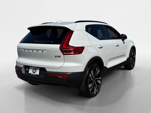 New 2026 Volvo XC40 B5 Plus w/ Protection Package Premier AWD/4WD image 5