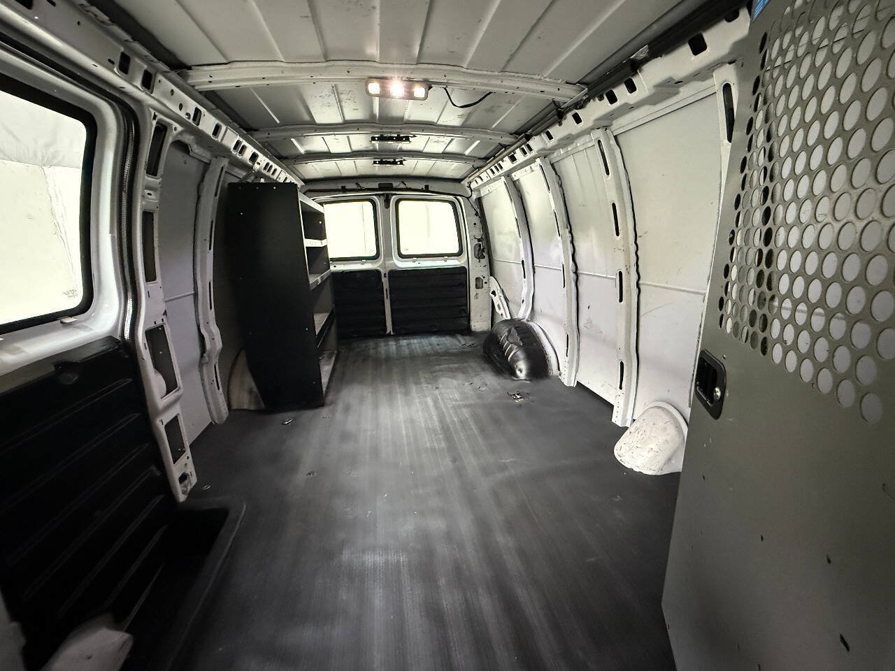 Used 2017 Chevrolet Express 2500 Extended RWD image 41