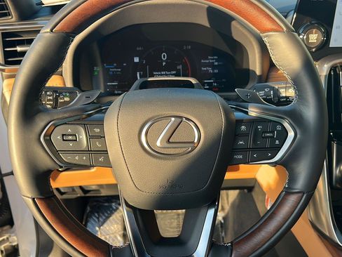 Certified 2025 Lexus LX 600 4WD w/ Accessory Package (Z1) image 21