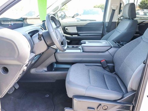 Certified 2025 Ford Expedition Active AWD/4WD image 18