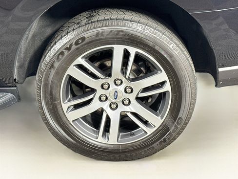 Used 2024 Ford Expedition Limited AWD/4WD image 9