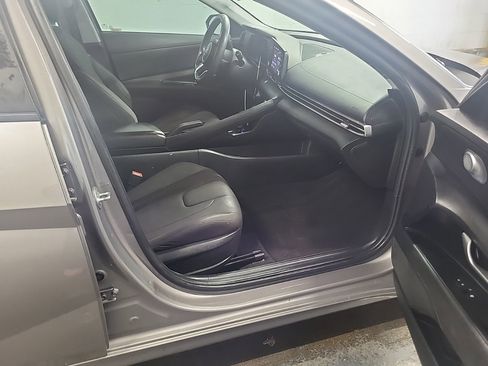 Used 2021 Hyundai Elantra SEL FWD image 8
