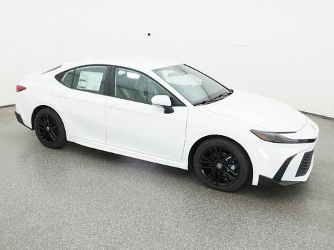 New 2026 Toyota Camry SE image 12