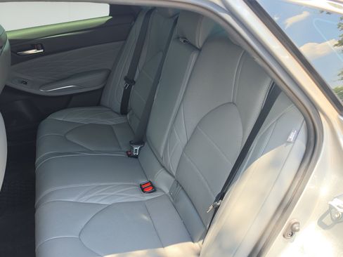 Used 2022 Toyota Avalon Limited w/ Advanced Safety Package FWD image 21